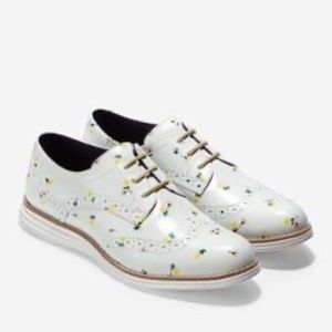 Cole Haan Original Grand Wingtip Oxford in Optic White Floral Leather Size 8B